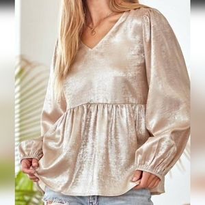 - Andree by unit champagne color blouse size M. NWT